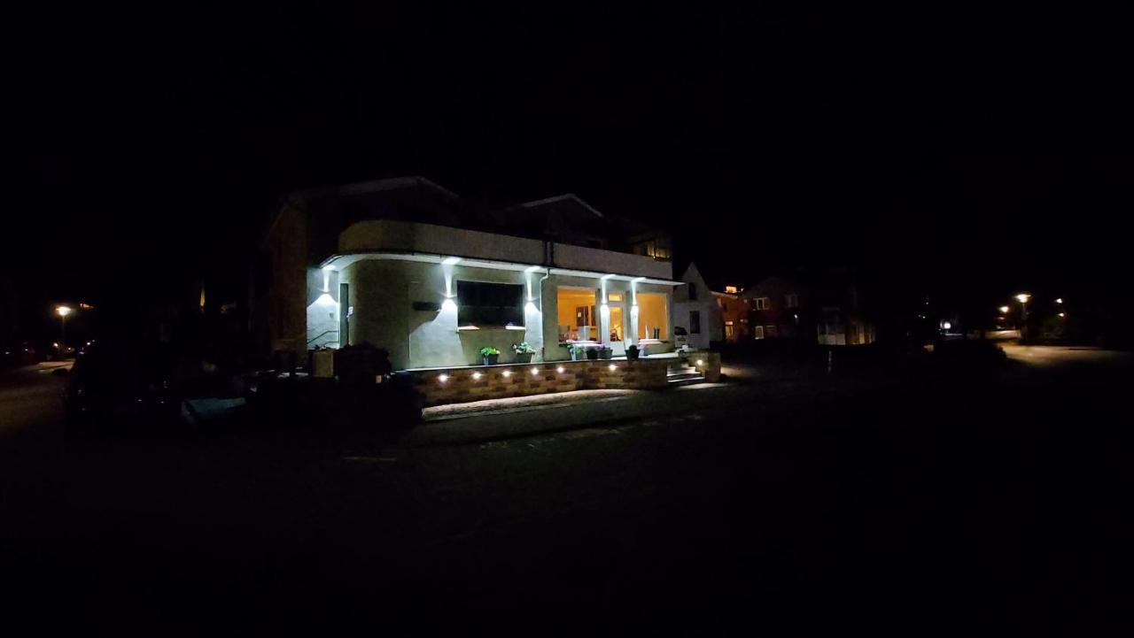 Ferienhaus Am Oland Busum Bagian luar foto